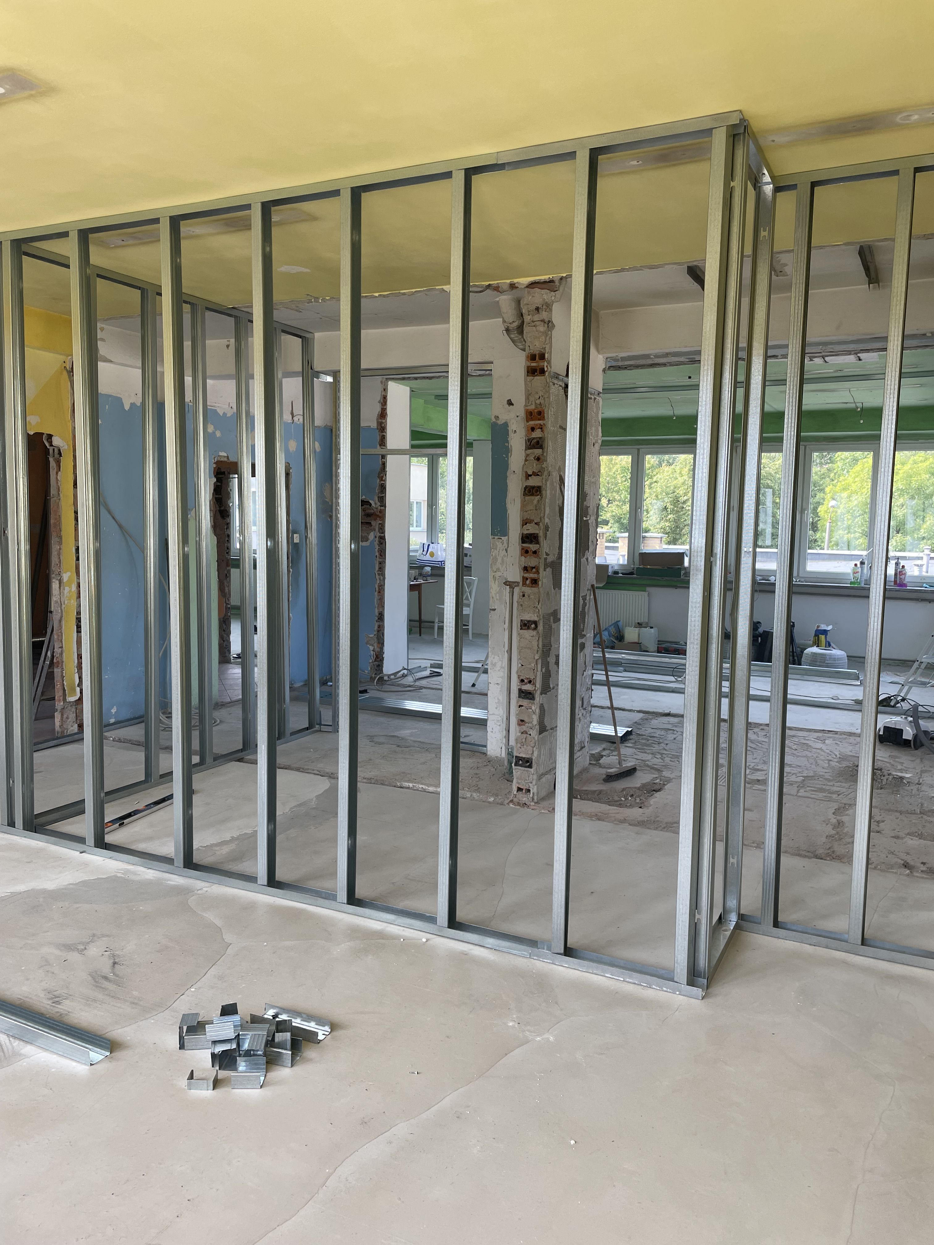 Metal Studs & Tracks